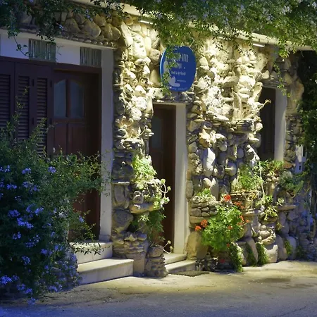 Bella Style Rooms&apartments Pitsidia